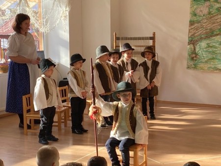 2023. JANUÁR- FONÓ- A KATICA CSOPORTBA JÁRÓ GYERMEKEK MŰSORA